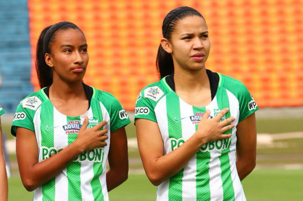 Bedoya (dere.) fue subcampeona de la liga femenina con Nacional en 2018. / Twitter Lorena Bedoya