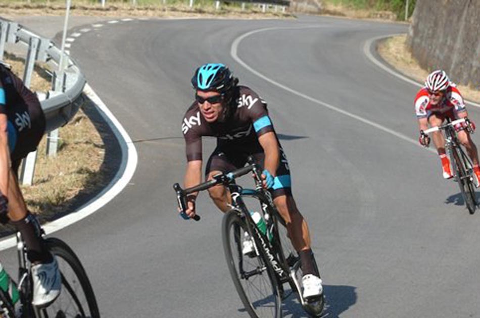 Urán da a Colombia decimosexta victoria en una etapa del Giro de Italia
