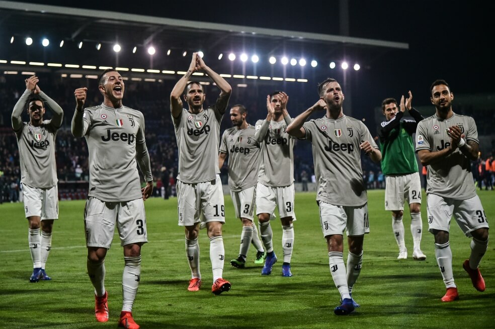 Juventus se acerca al título de la Serie A, Milan se aleja de la Champions