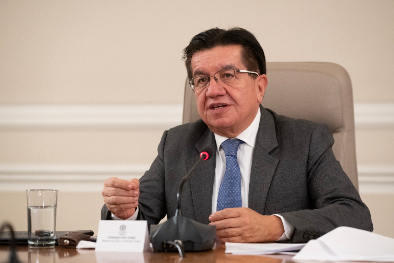 Gobierno de Petro denuncia ante la Fiscalía a Fernando Ruiz, exministro de Salud