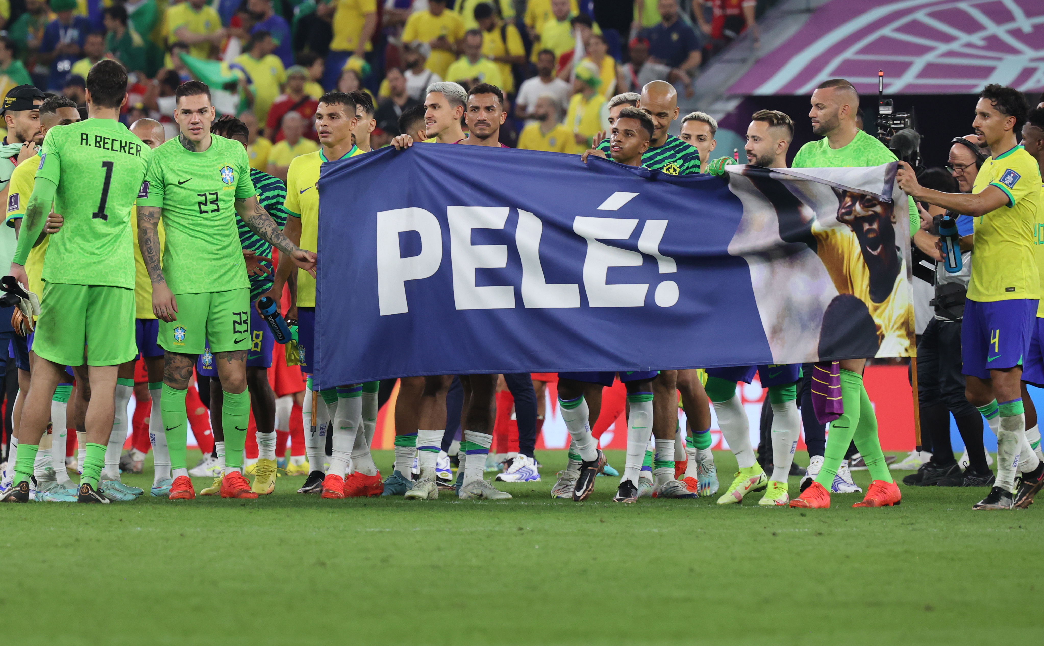 Médicos informan “mejora progresiva” de Pelé