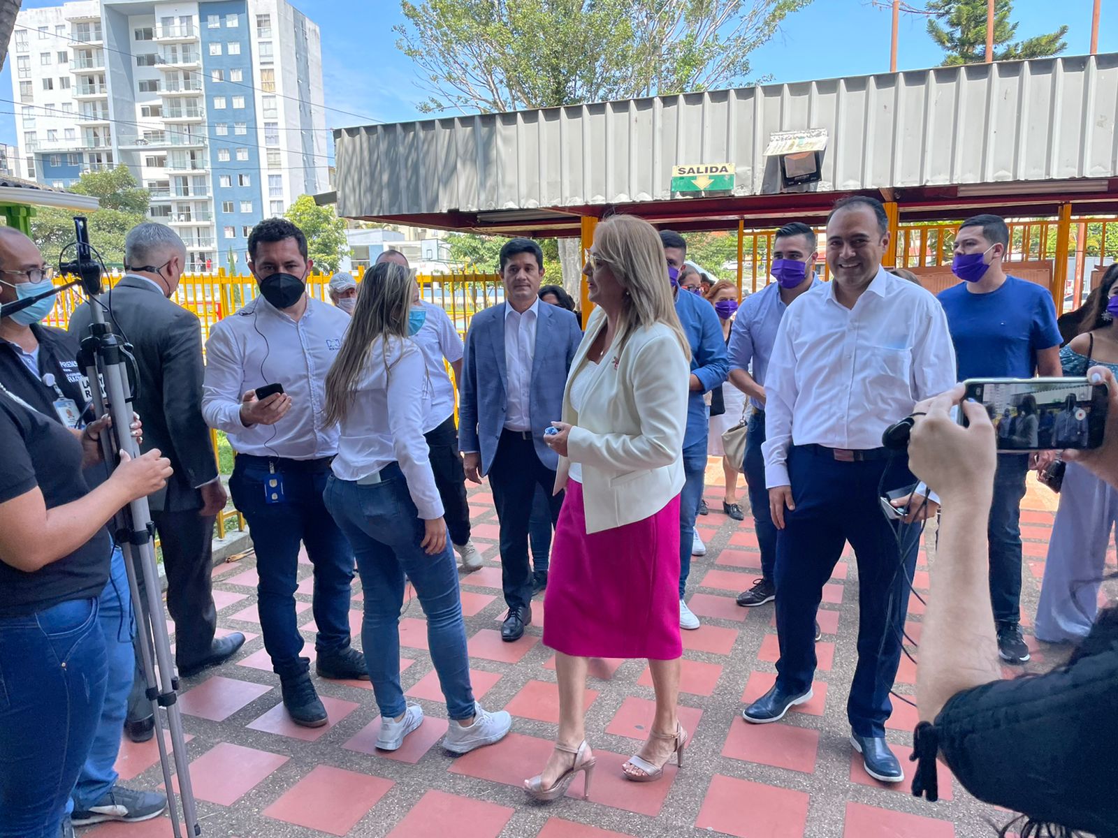 La senadora Aydeé Lizarazo, precandidato del Partido MIRA dentro de la coalición Equipo por Colombia, votó desde Armenia, Quindío.