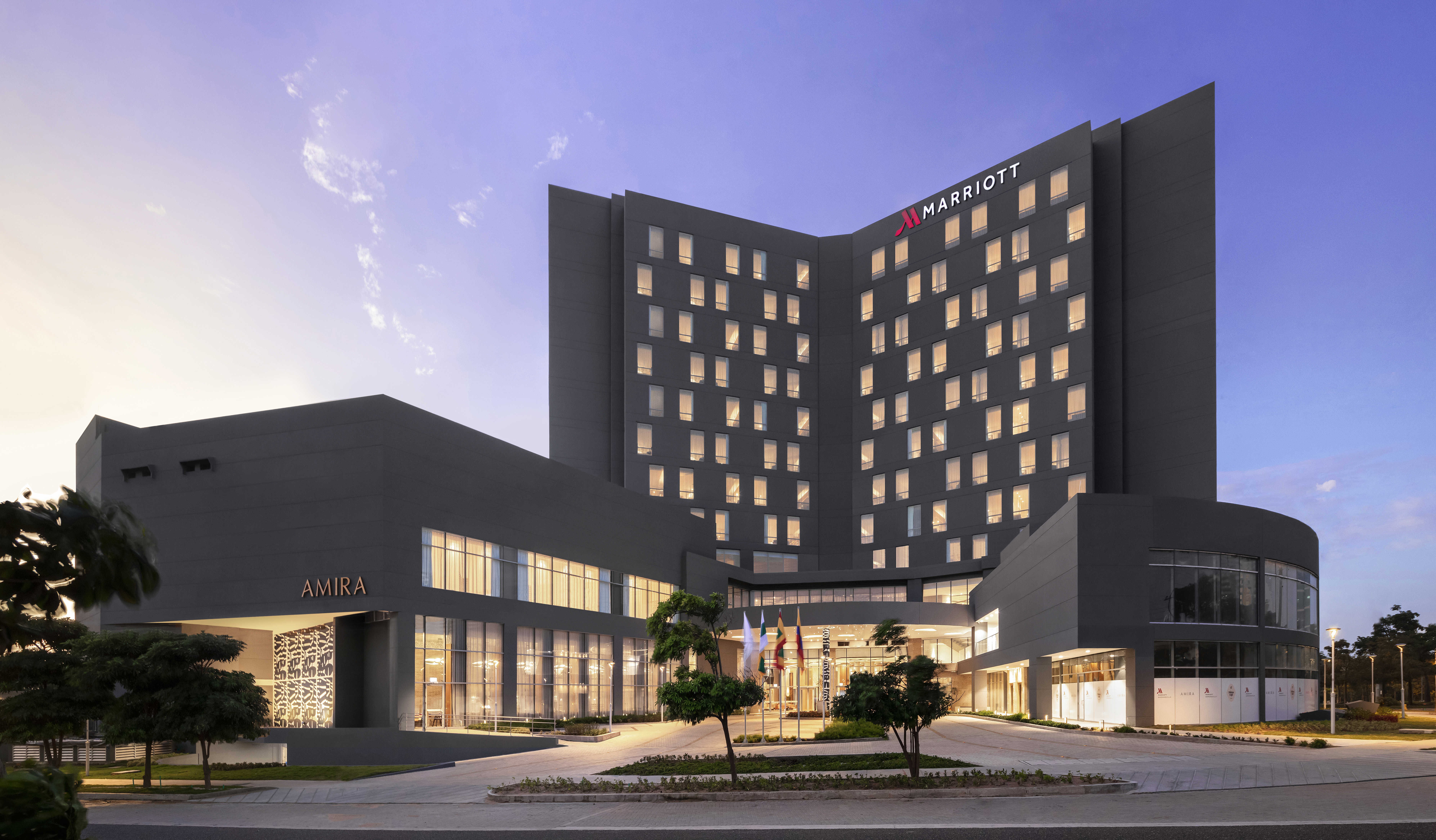 En Marriott Barranquilla puede descubrir la próspera ciudad del Caribe colombiano a través del ambiente 
contemporáneo y sofisticado que 
la marca insignia de la cadena hotelera ofrece.
