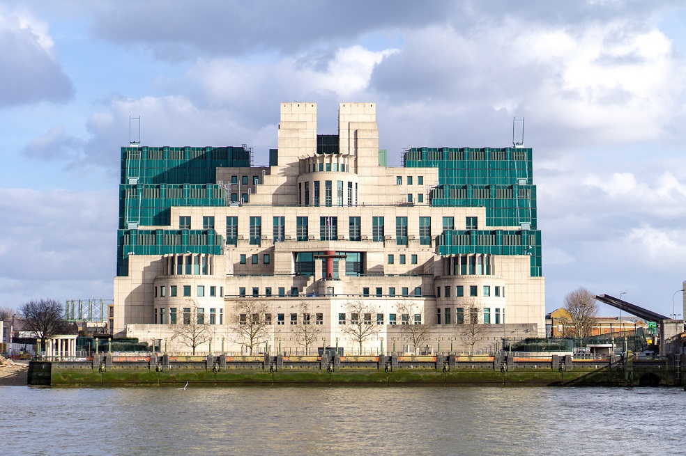 ¿Qué es el MI6? El servicio de inteligencia que, según Uribe, lo investigó