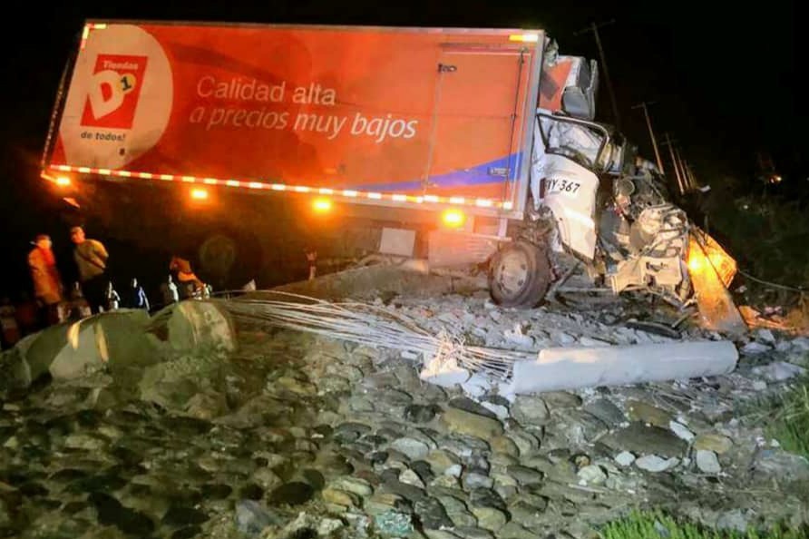 Tasajera: otro camión se accidenta en la vía y deja un herido