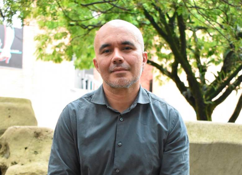 El colombiano Efrén Giraldo fue reconocido por su labor ensayística en España