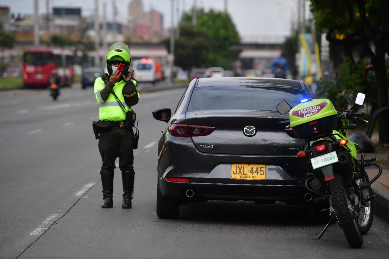 Esta es la multa por adulterar la placa del carro o la moto en Bogotá en 2026