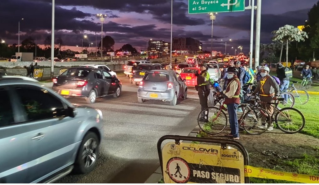 Movilidad: capitalinos reportan trancones durante Ciclovía Nocturna en Bogotá