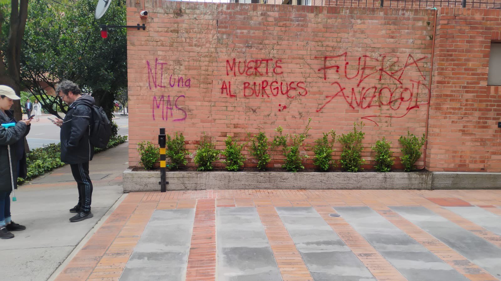 Choque entre Alfredo Saade y Daniel Briceño por actos vandálicos en Bogotá