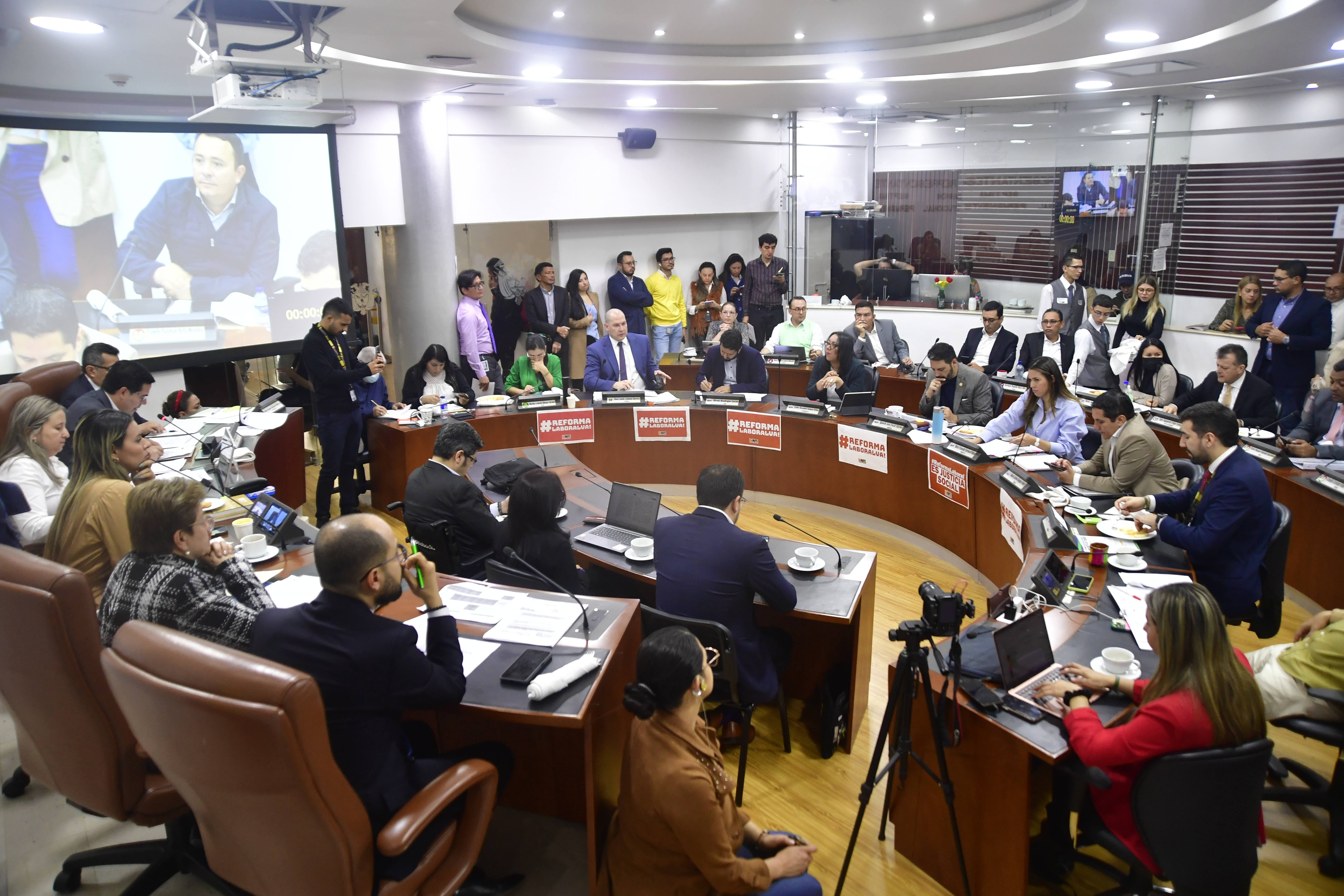 Aprueban, en primer debate, la reforma a la salud. ¿Qué sigue?
