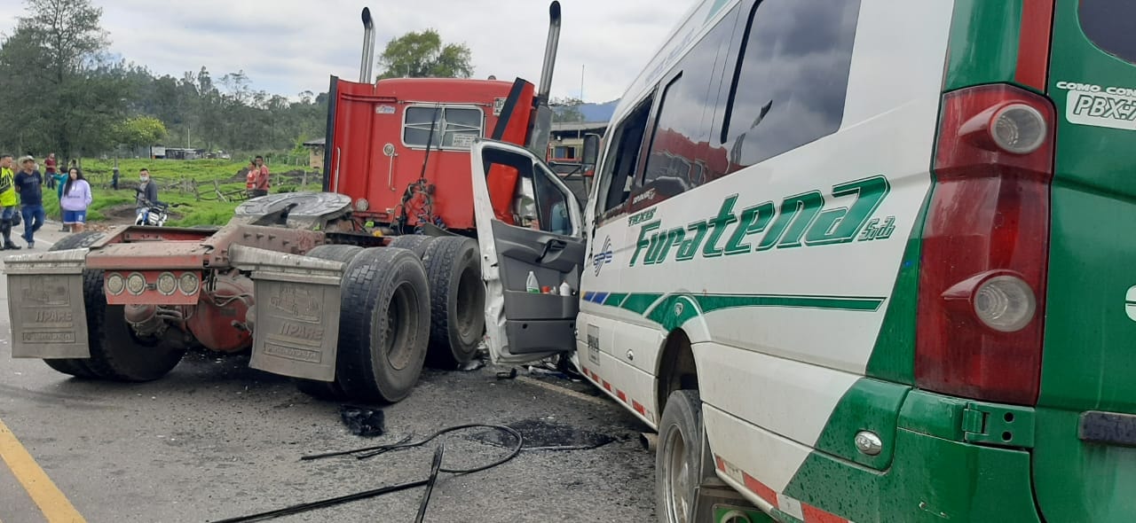 Un muerto y 11 heridos dejó colisión en la vía Chiquinquirá- Saboyá