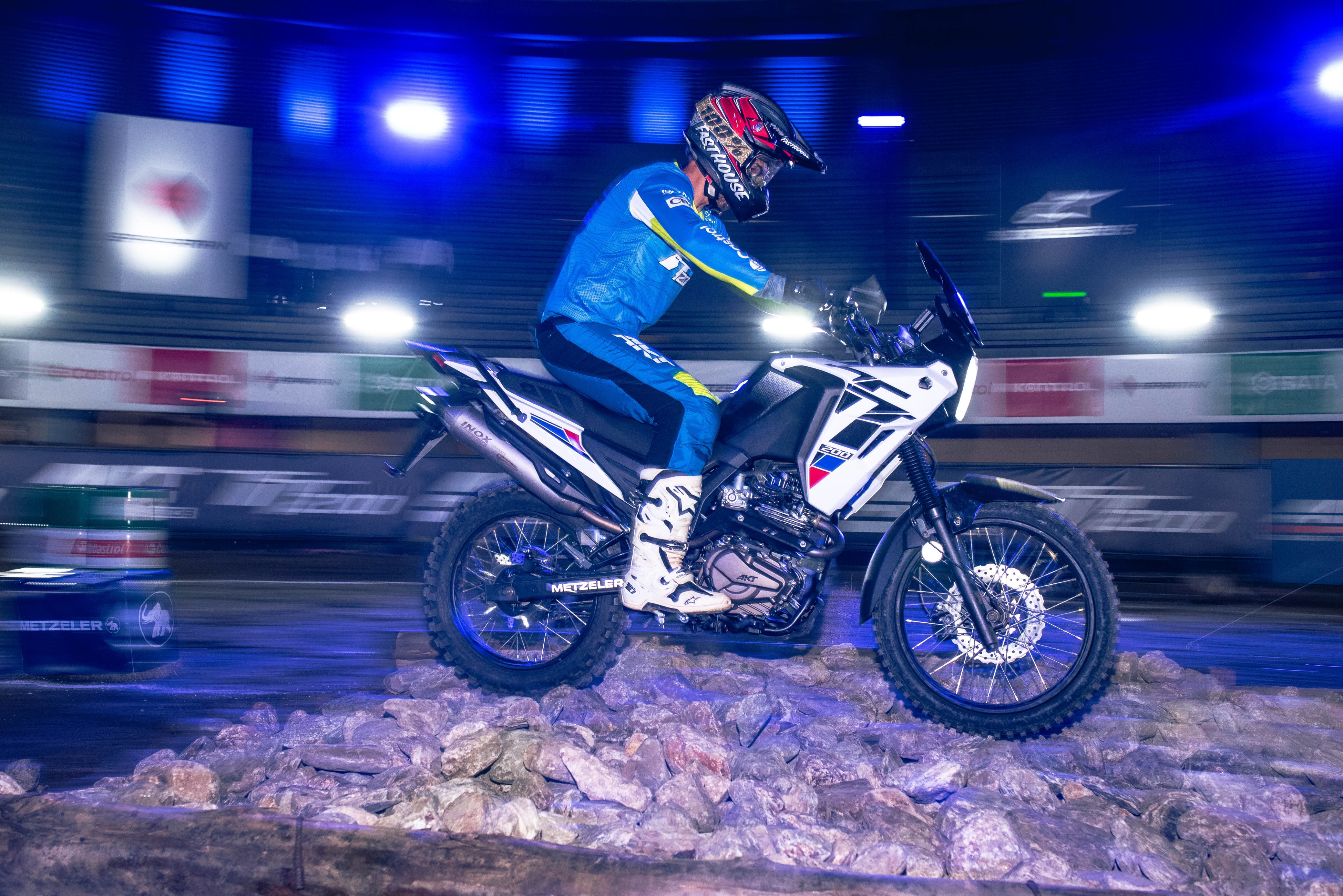 AKT presenta en Medellín la TT 200, su nueva apuesta en el segmento enduro