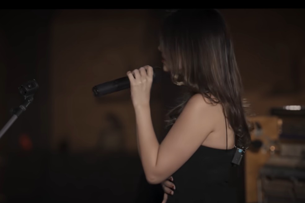 Cantante iraní es condenada a 74 latigazos por cantar sin velo en un concierto virtual