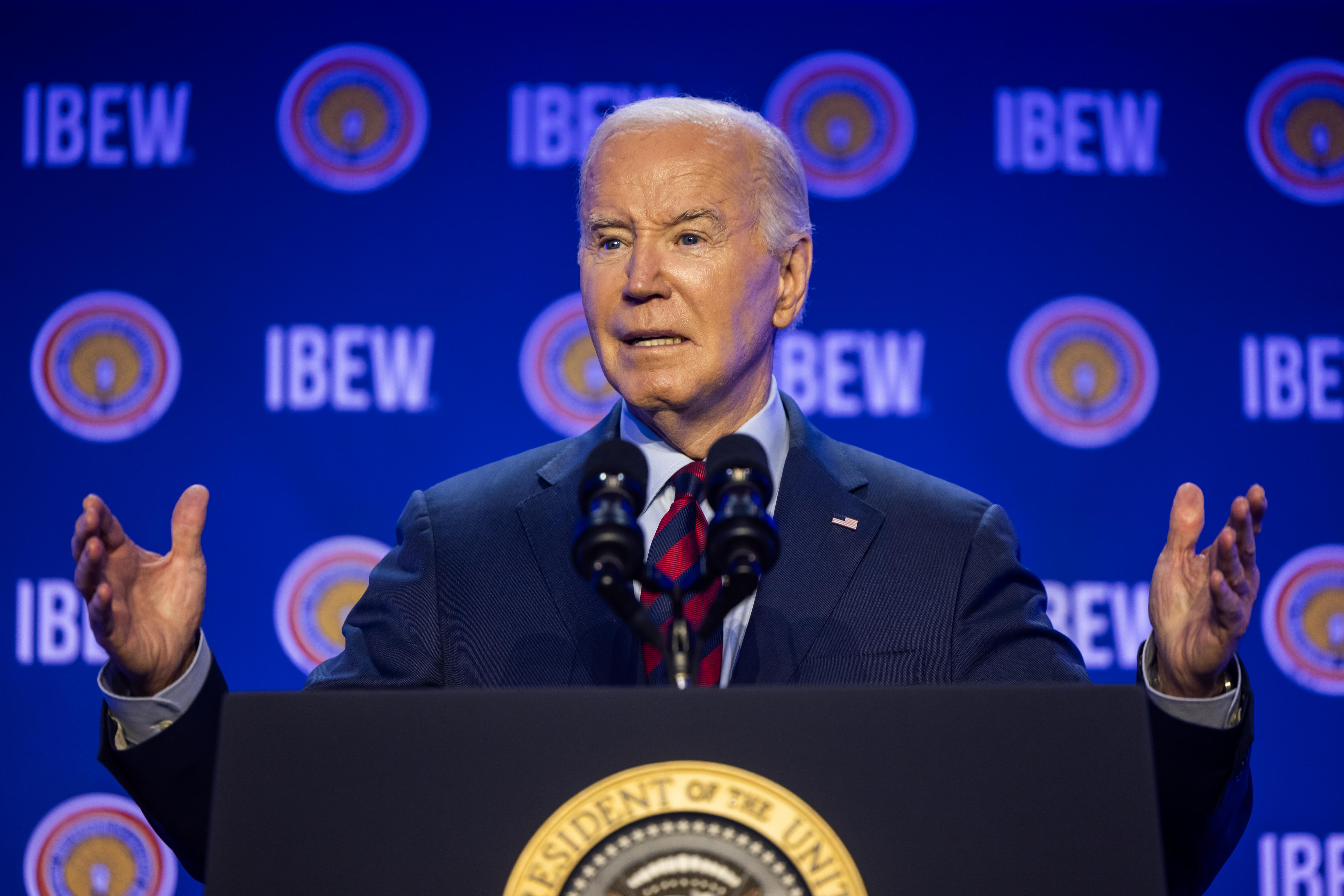 Una supuesta historia de canibalismo desata lluvia de críticas contra Joe Biden