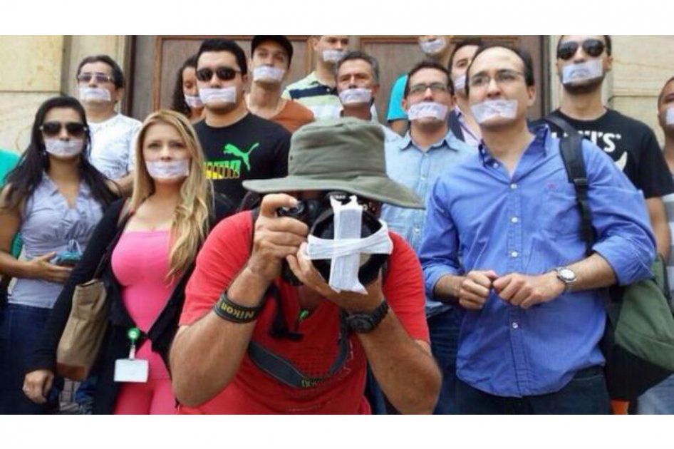 Periodistas de Antioquia protestaron ante la Unidad Nacional de Protección