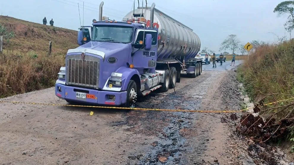 Asesinaron a conductor de camión cisterna en medio de ataque a caravana en Caquetá