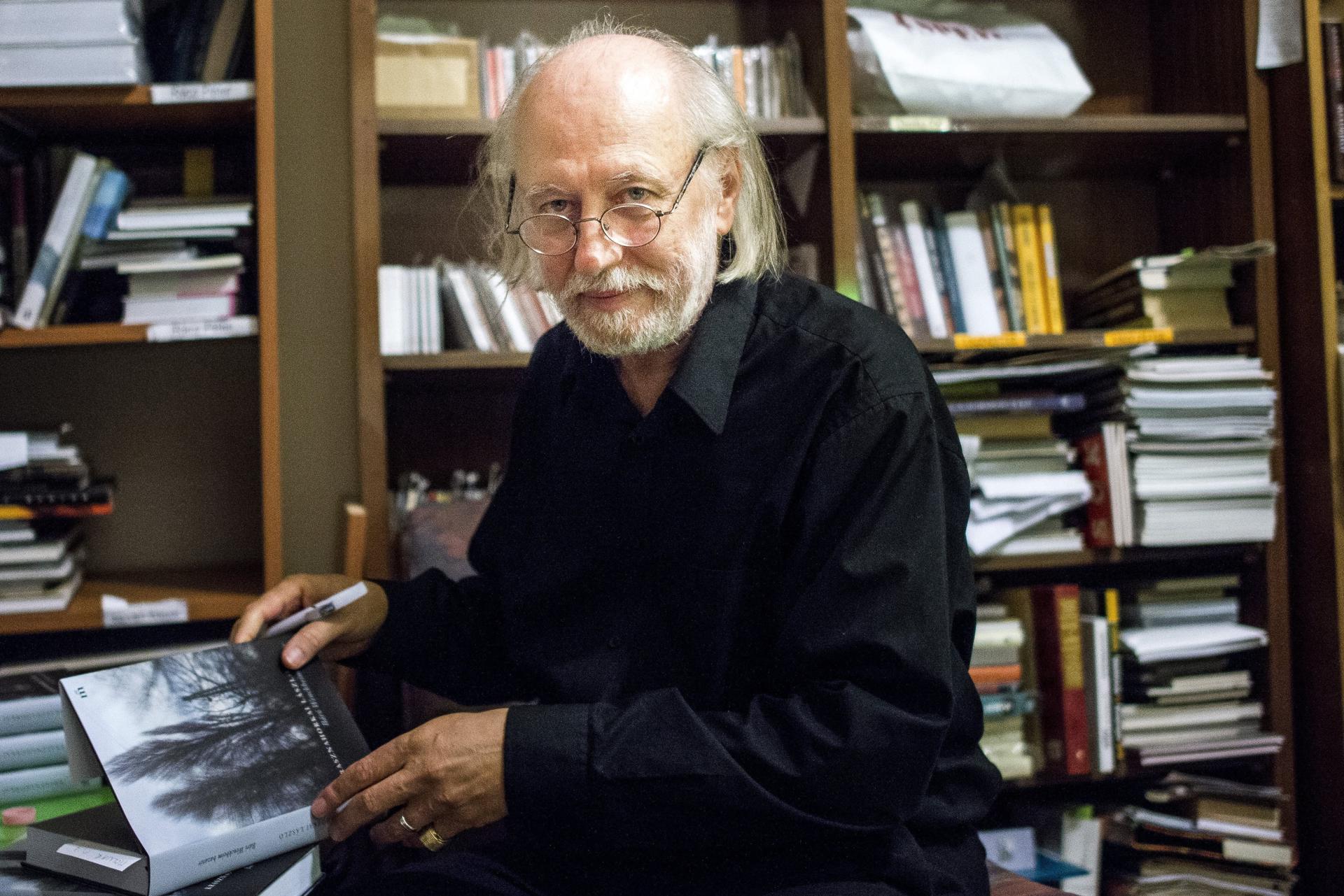“No olvida, pero quiere”, relato de infancia del Premio Nobel de Literatura 2025