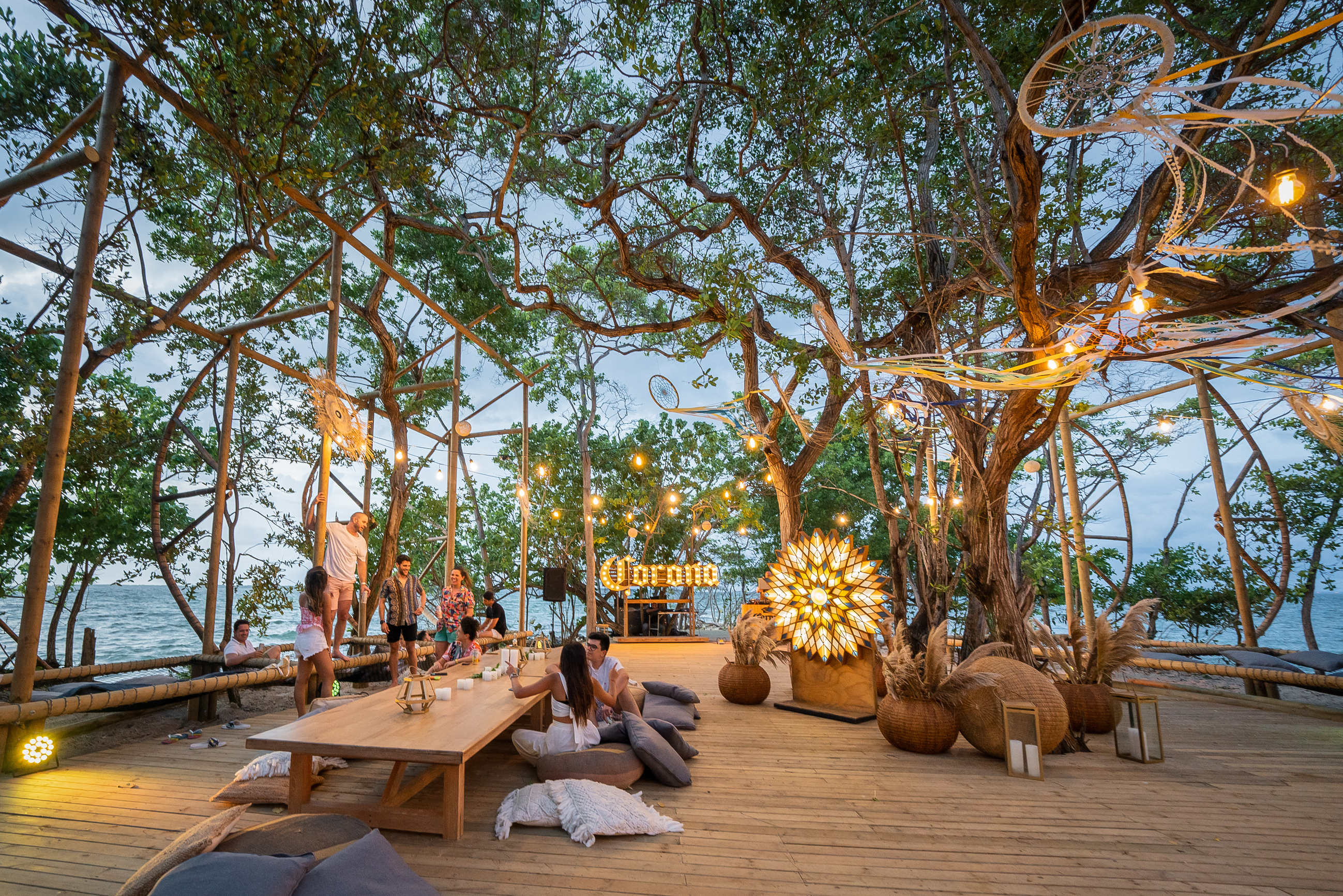 El Sunclub es el espacio ideal para ver el atardecer, conocer a otros "islanders" y disfrutar de buena música.