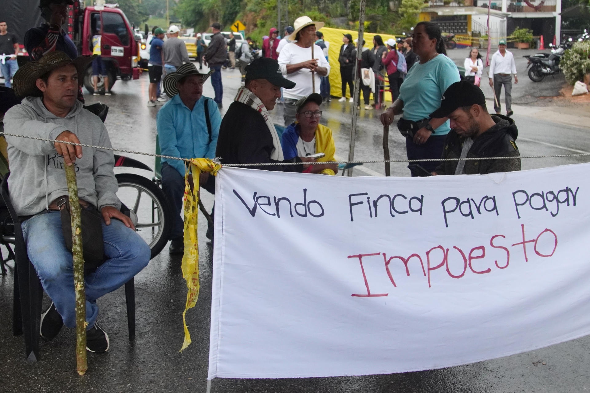 “Nos están convirtiendo en ricos de papel”: las motivaciones del paro contra el catastro