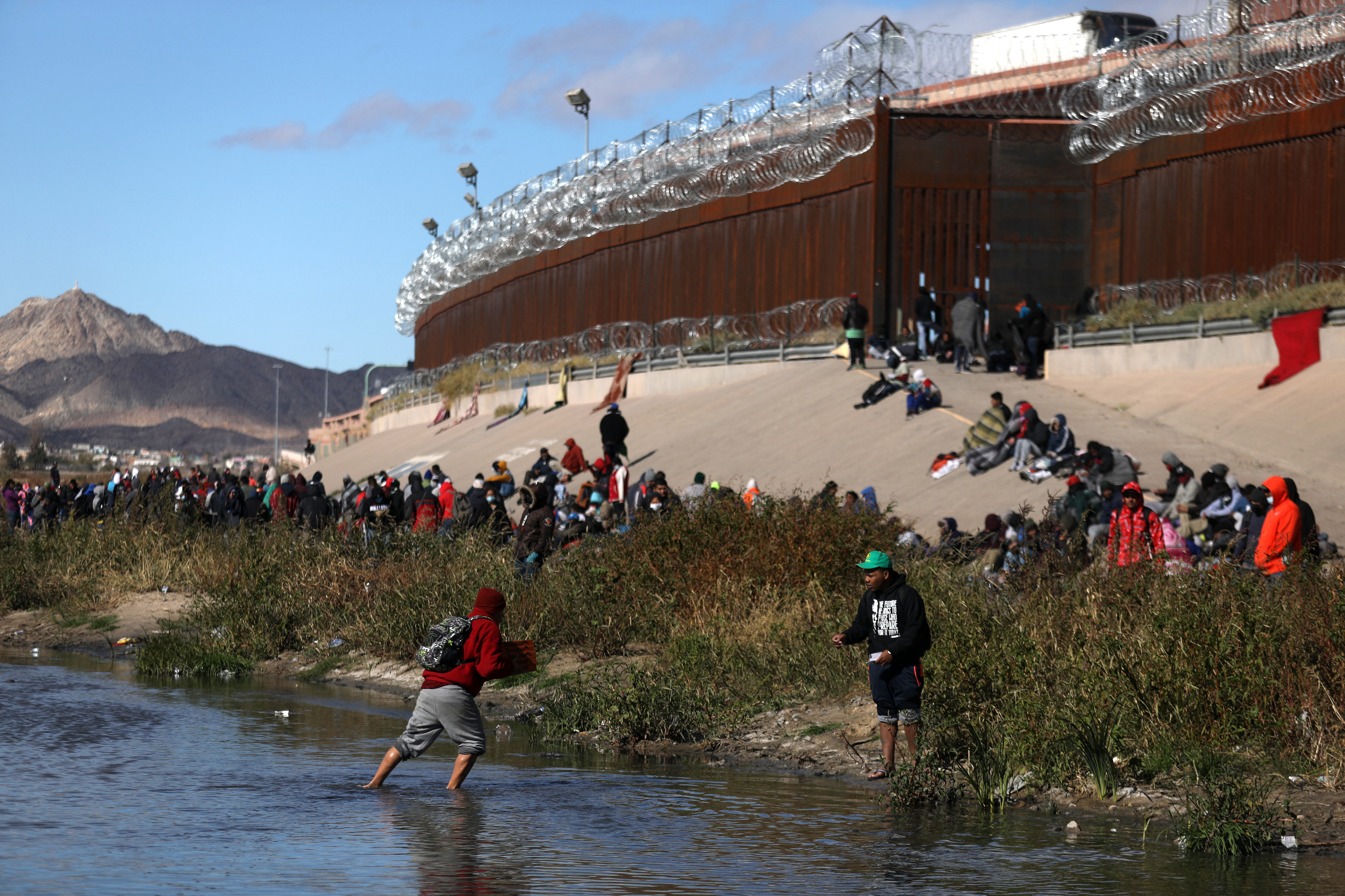 Del fallido Título 42 al Título 8: cambios en la política migratoria de EE. UU.