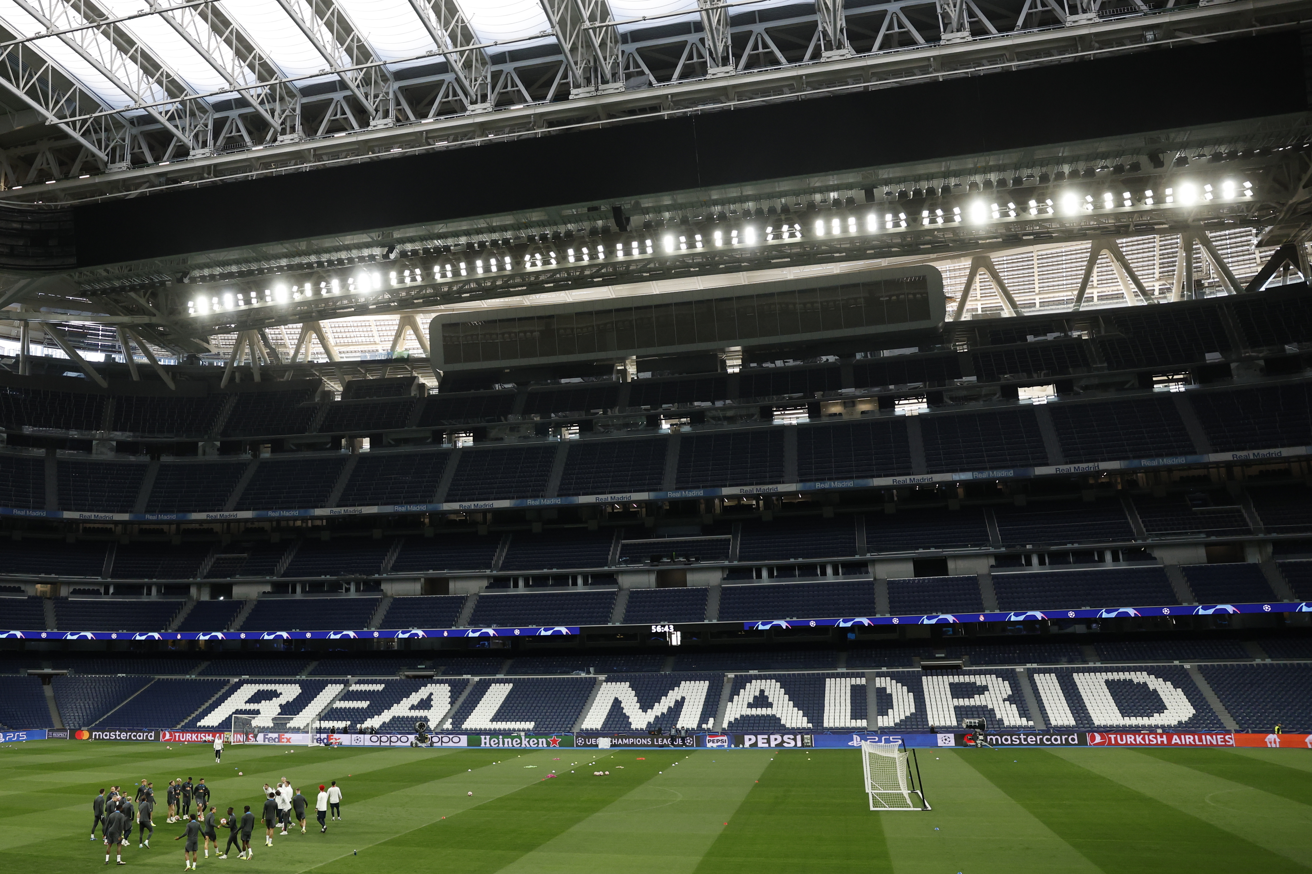 MADRID, 05/03/2024.- Los jugadores del RB Leipzig durante el entrenamiento de este martes en el Estadio Santiago Bernabéu, en Madrid, en la víspera del encuentro de vuelta de octavos de final de Liga de Campeones ante el Real Madrid. EFE/JuanJo Martín