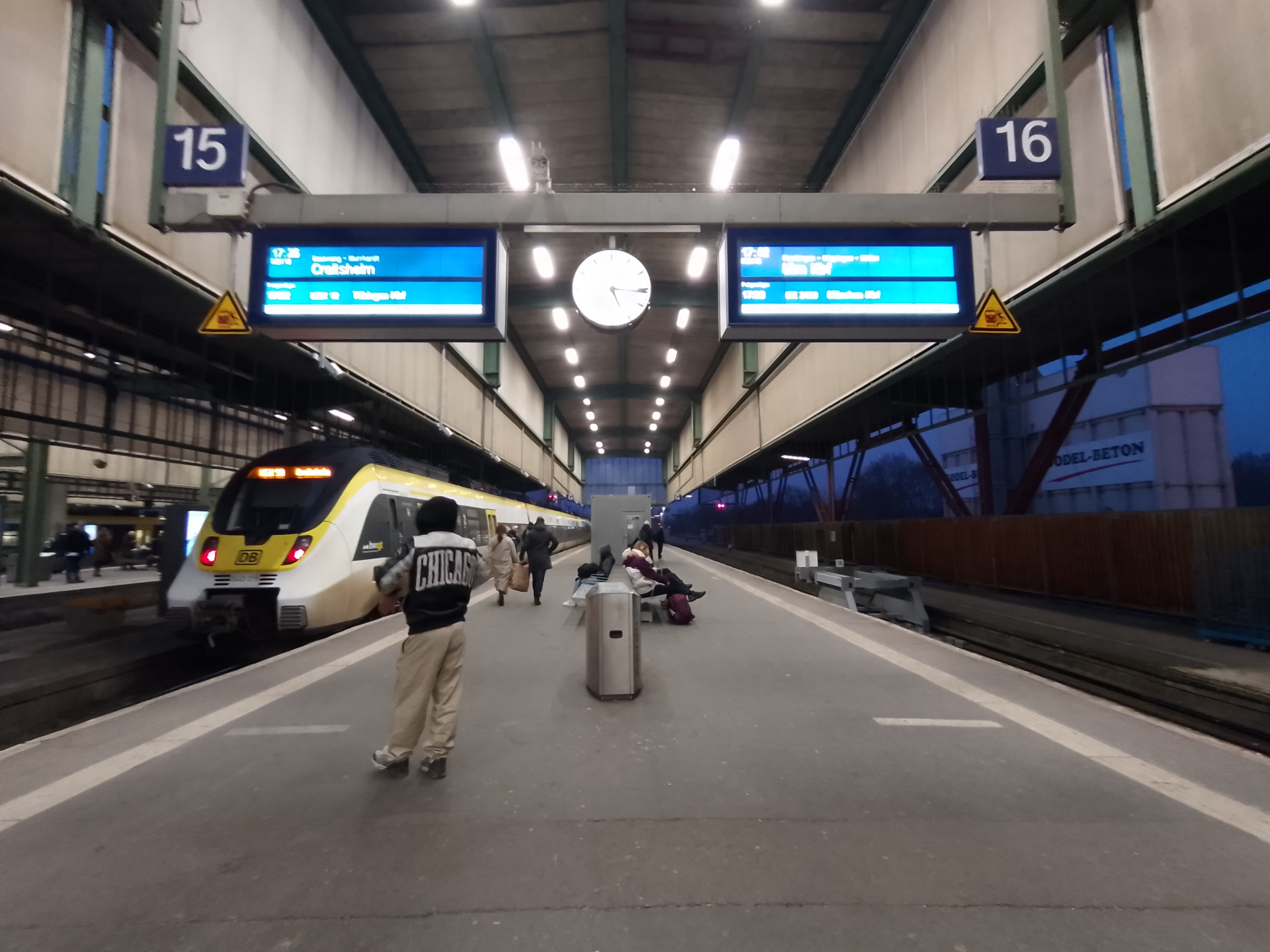 Nuevos tramos, nuevos túneles y una nueva estación de trenes subterránea hacen parte del controvertido proyecto Stuttgart 21 que según cálculos será inaugurado en 2027.
