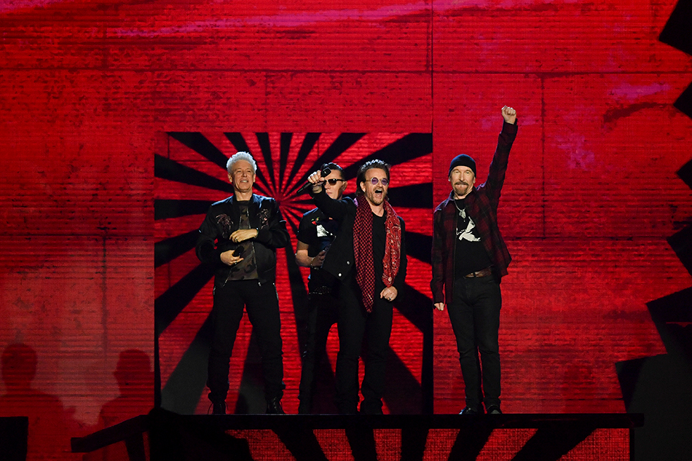 U2 en los Europe Music Awards 2017. / AFP