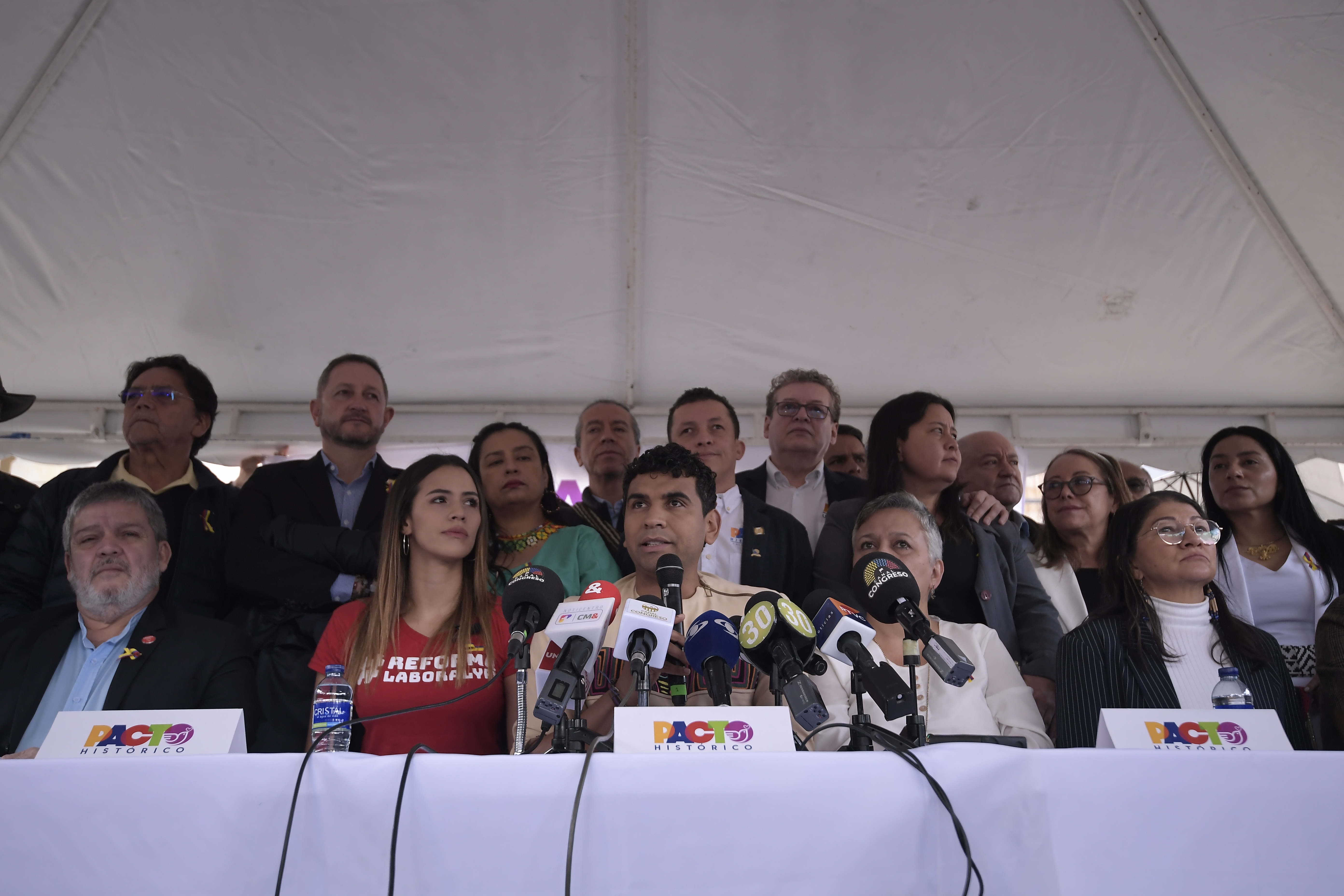 Una “voluntad gaseosa” frena la unión de la izquierda de Petro en un partido único
