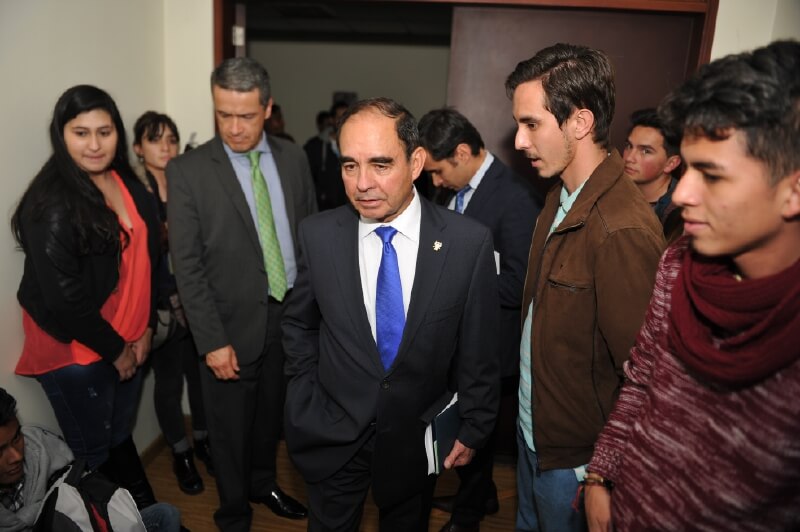General (r) Uscátegui: ¿ofrecerá verdad a las víctimas o volverá a prisión?
