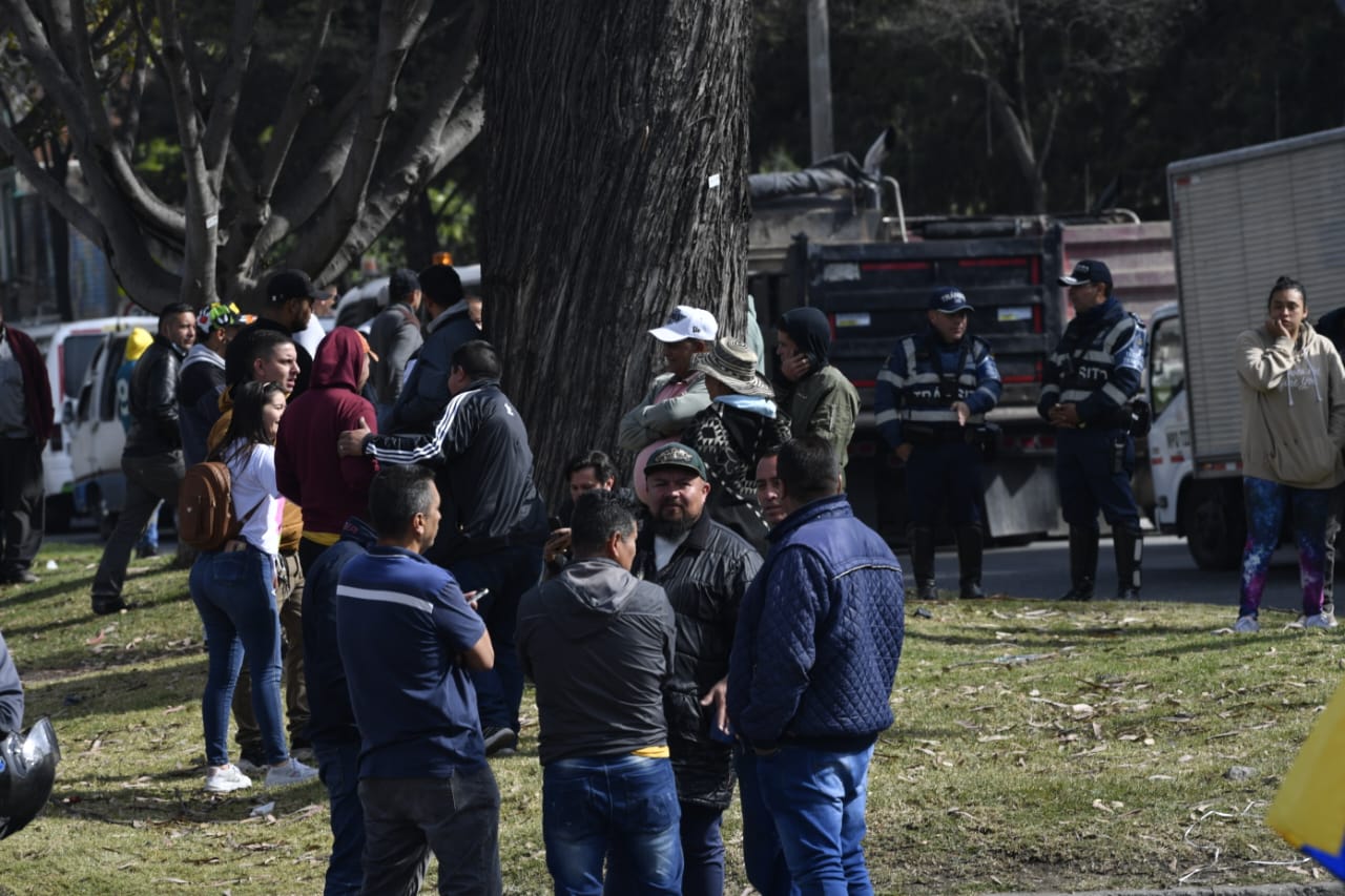 Antes de las 8:00 a.m. los ingresos y salidas a la ciudad de la calle 13, la calle 80 y la Autopista sur, estaban bloqueados.