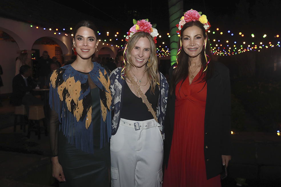 Andreina solorzano Valentina Urrea y Patricia Lopez Homenaje a el rey Vicente Fernandez