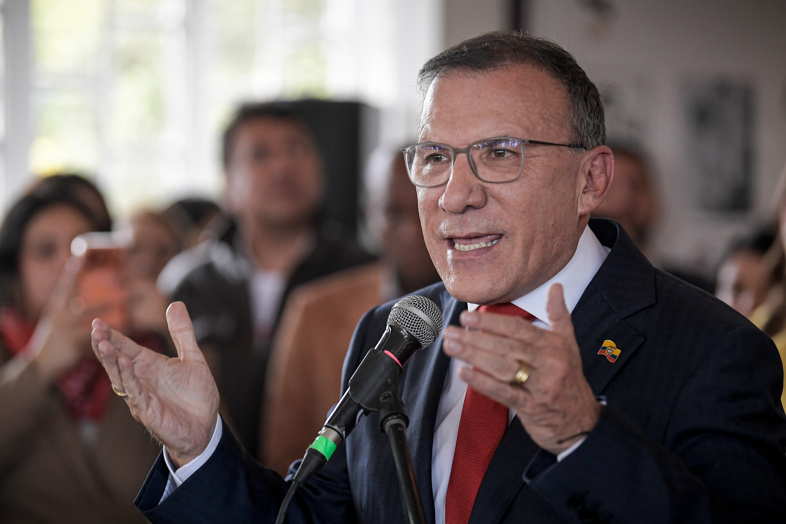 Roy Barreras lanzó candidatura presidencial y continúan movimientos entre partidos