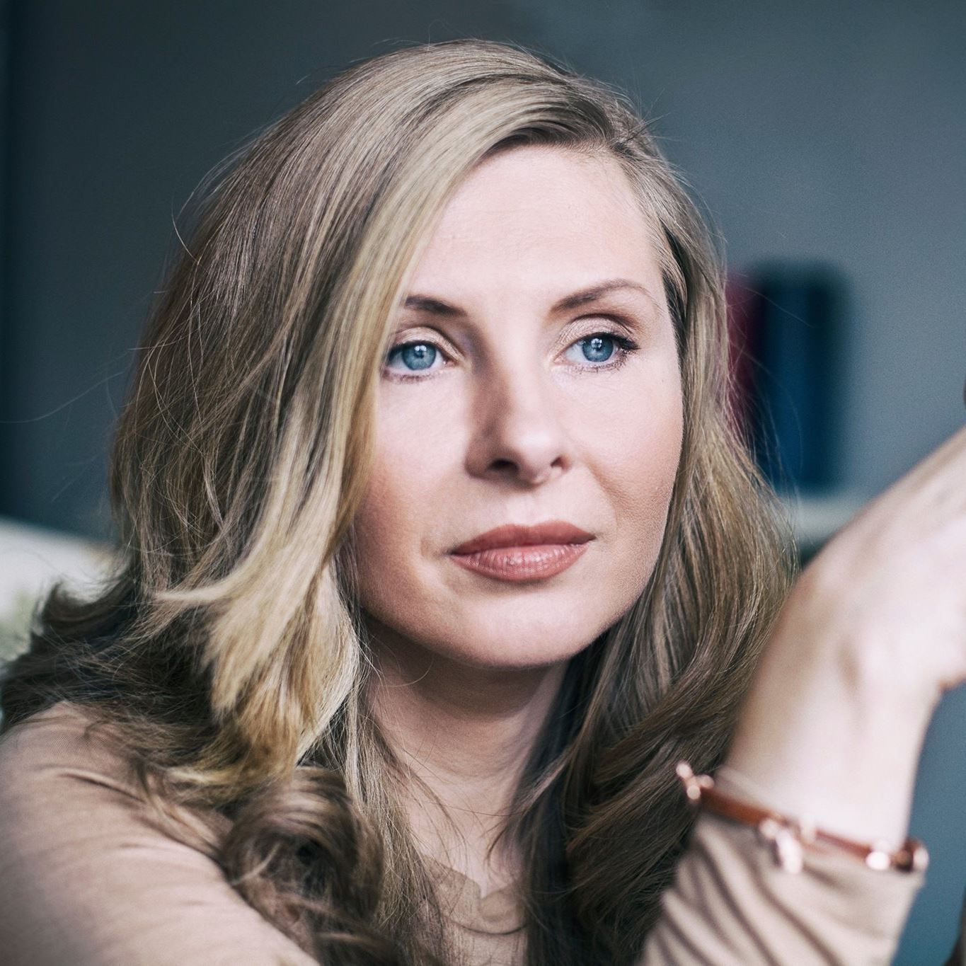“La vida de una mujer no acaba al tener un hijo”: la escritora Tatiana Tibuleac