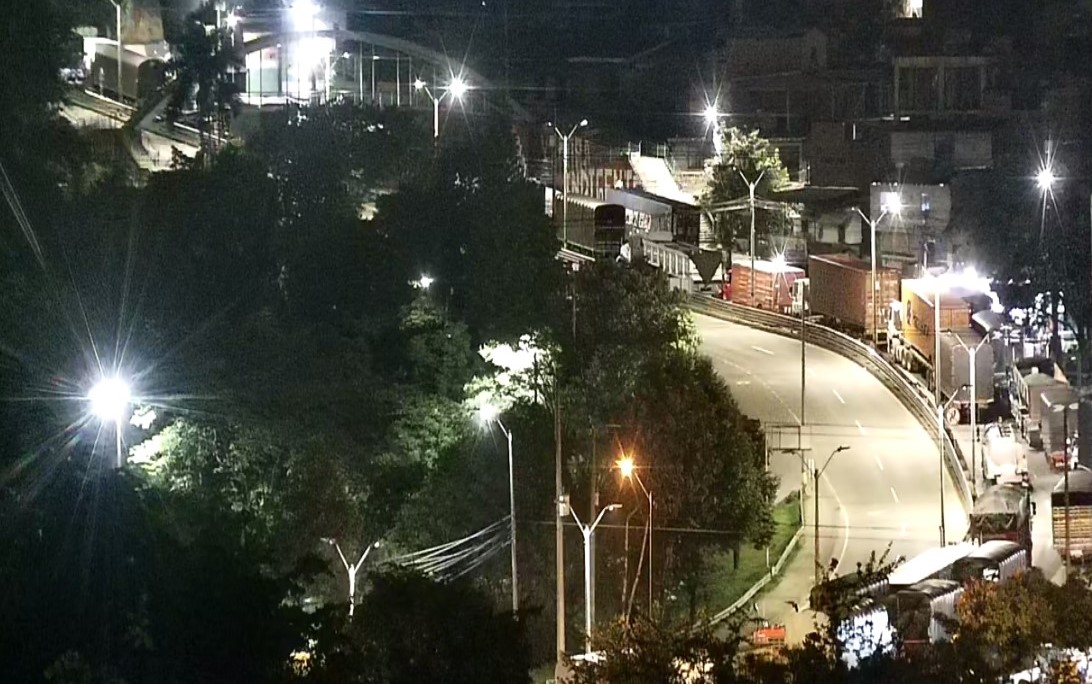 Deslizamiento provocó cierres sobre la vía Medellín-Bogotá, en Copacabana