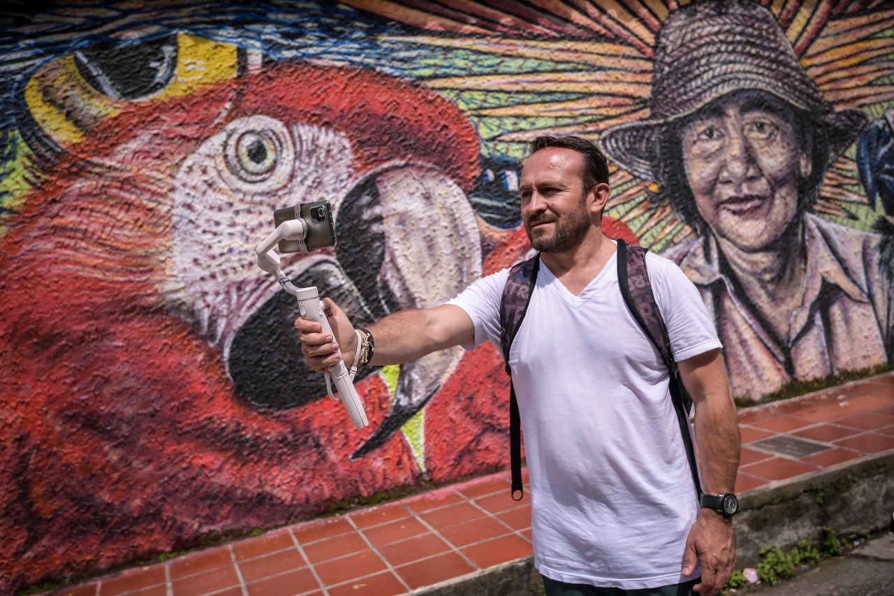 Mural en Chinácota, Norte de Santander, hecho en el marco de diferentes ediciones del Encuentro Internacional de Muralismo y Arte Público “Por la paz de los pueblos”.