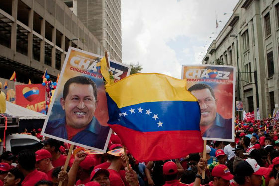Chávez afirma que diálogo de paz y elecciones forman parte del mismo proceso