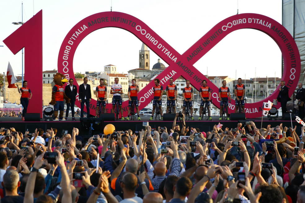 Compañero de Nibali, expulsado del Giro de Italia  por agresión