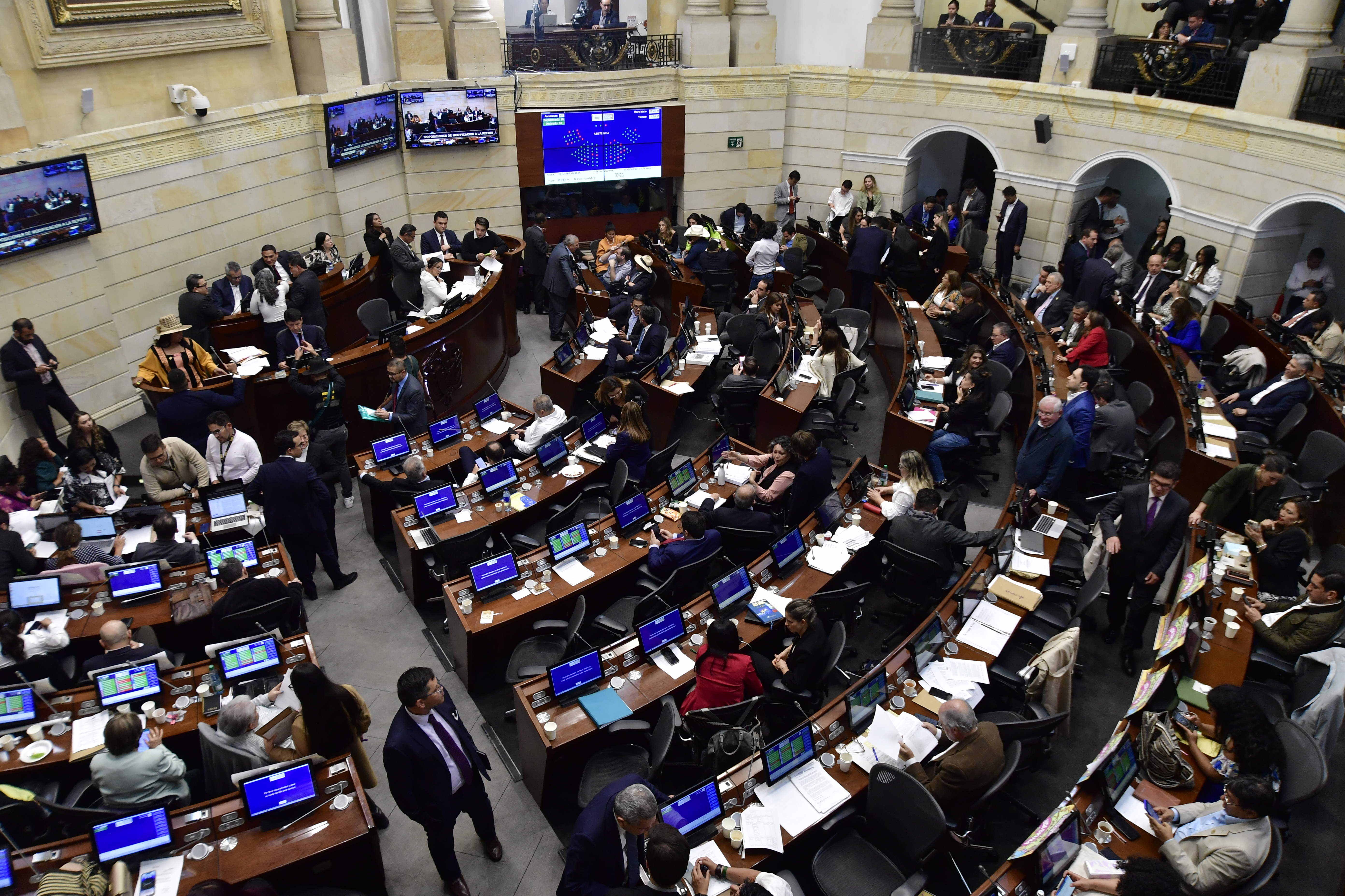 Se aprobó proyecto de ley que busca que congresistas rindan cuentas sobre su gestión