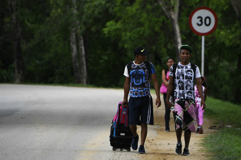 Migrar de una Venezuela en crisis a una Colombia en guerra