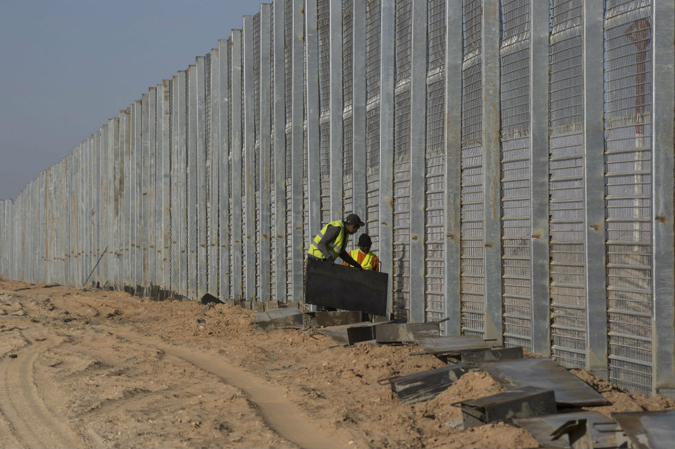 Israel levanta vallas de seguridad en todas sus fronteras