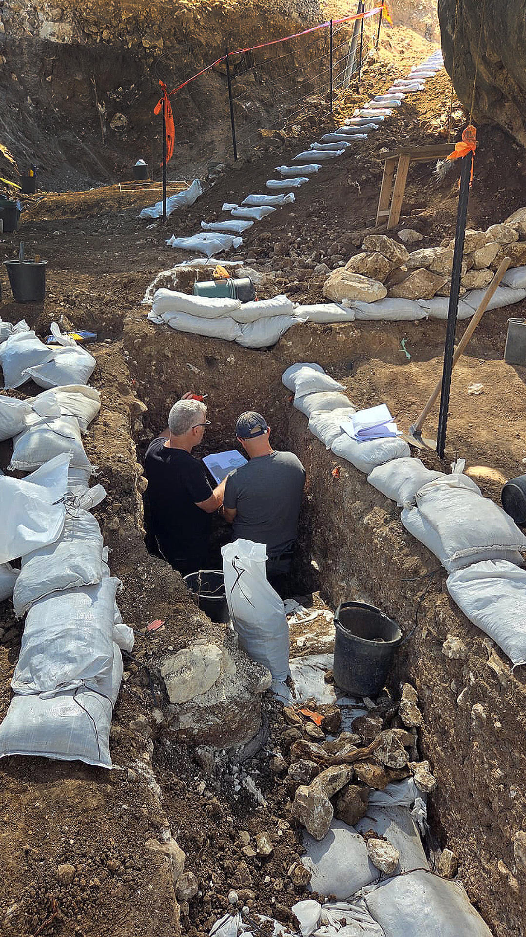 Israel descubre una cueva sellada 400.000 años: la “cápsula del tiempo” del Paleolítico