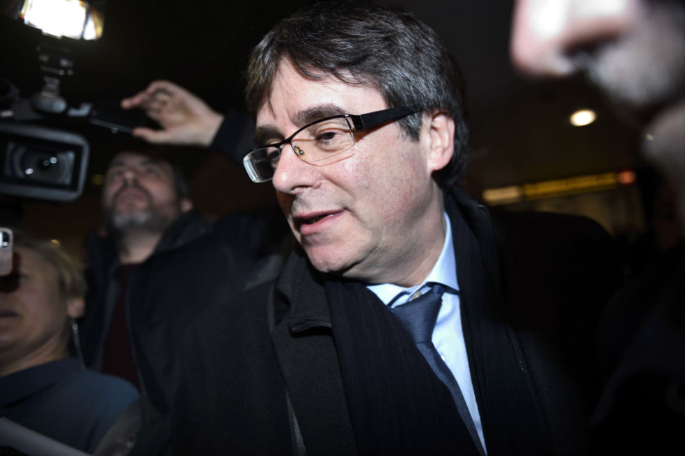 Parlamento catalán propone a Puigdemont como candidato a presidente