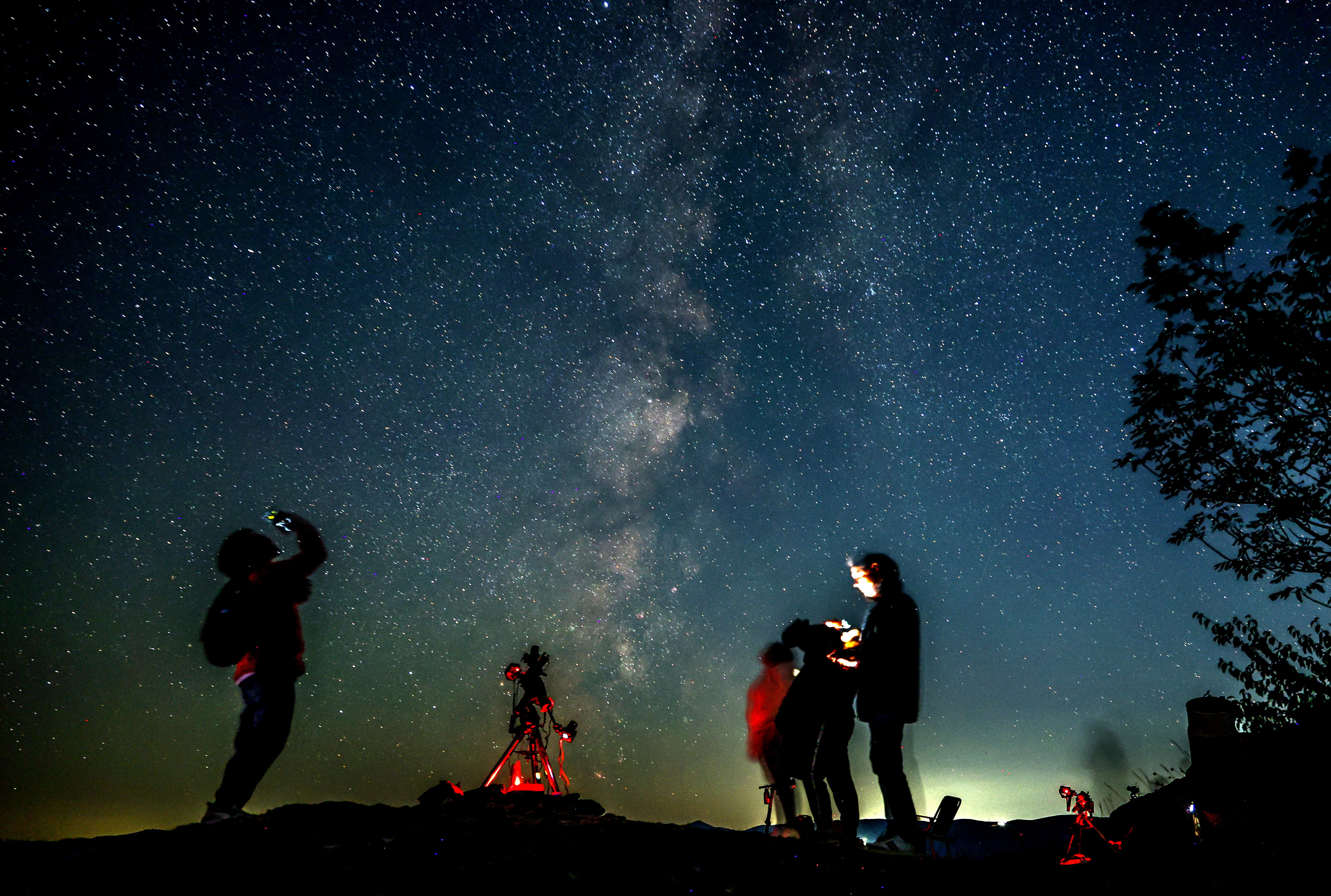 Las mejores imágenes que ha dejado la lluvia de meteoros Perseidas en 2024