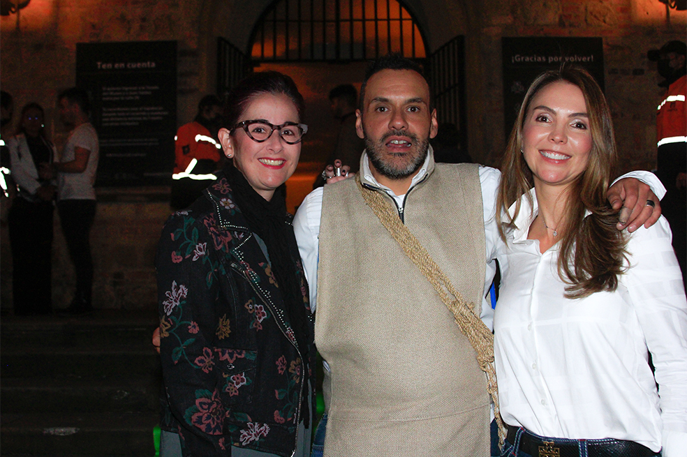 LANZAMIENTO DE MODA CON HISTORIA LA PRIMERA EXPOSICION DE MODA Y DE RECICLAJE TEXTIL INSPIRADA EN PIEZAS DE LAS COLECCIONES DEL MUSEO NACIONAL DE COLOMBIA DEL MUSEO DEL SIGLO XIX Y DEL ICANH