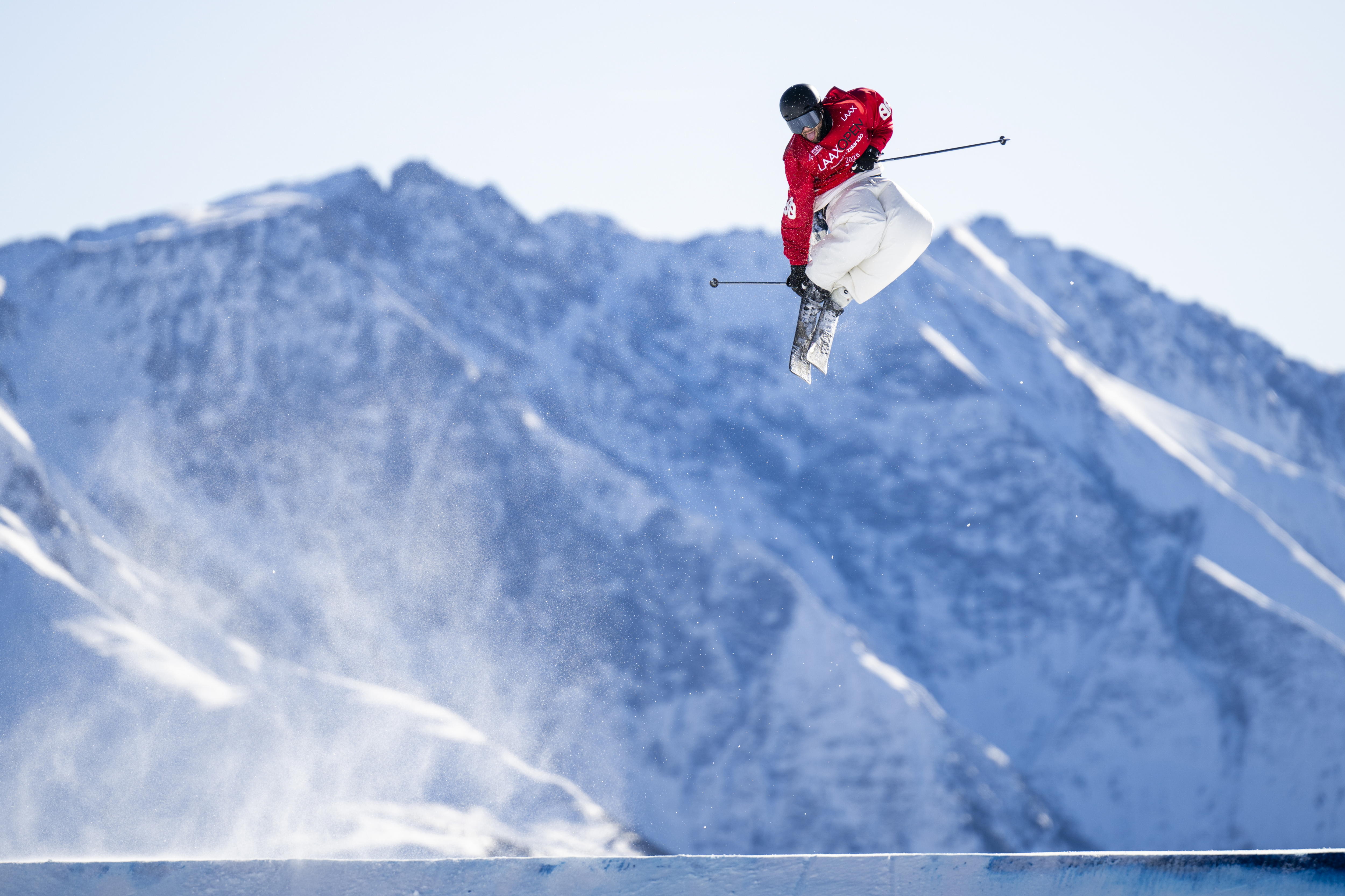 Laax (Switzerland Schweiz Suisse), 17/01/2025.- Valentin Morel of Switzerland in action during the final run of the Freeski Slopestyle World Cup at the Laax Open in Laax, Switzerland, 17 January 2025. (Suiza) EFE/EPA/GIAN EHRENZELLER