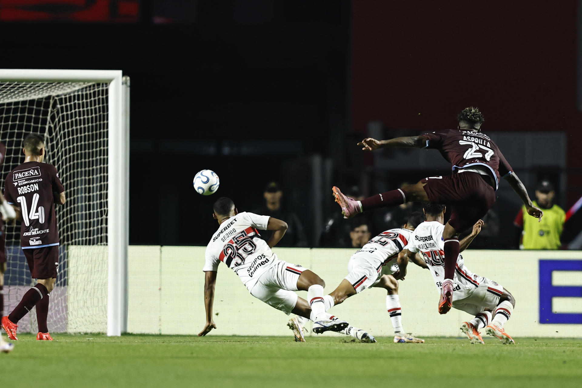 Dairon Asprilla hizo un golazo en la Sudamericana y dicen que es uno de los mejores del año