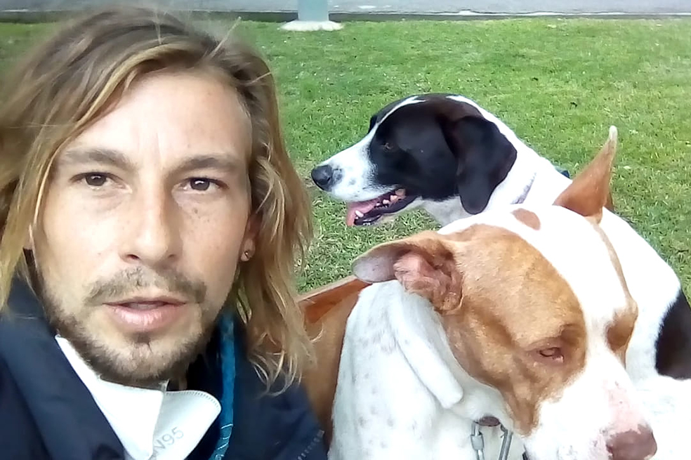 Argentino varado en Perú se niega a ser repatriado sin sus mascotas