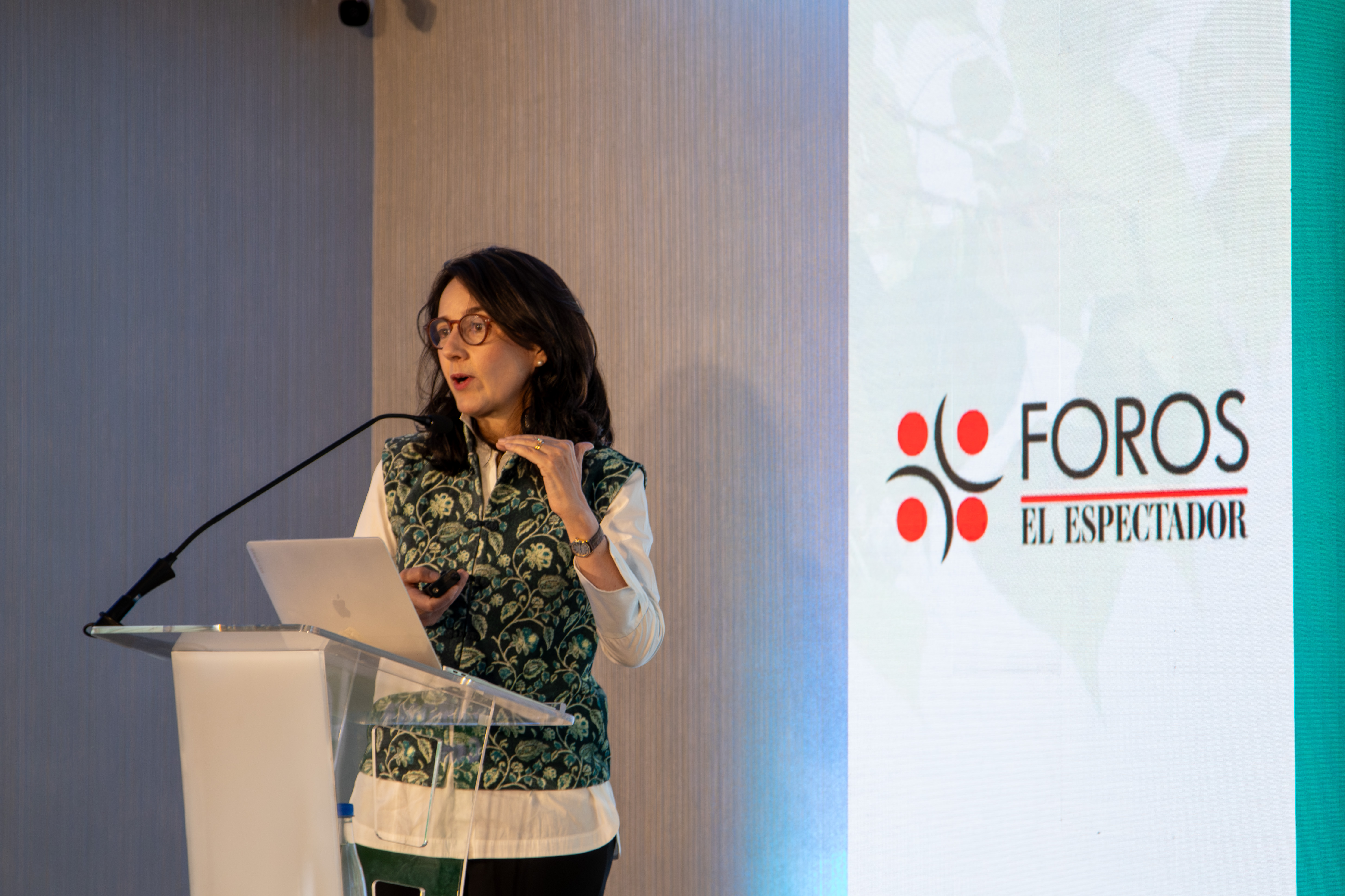Adriana Soto, secretaria de Ambiente de Bogotá, durante el foro.