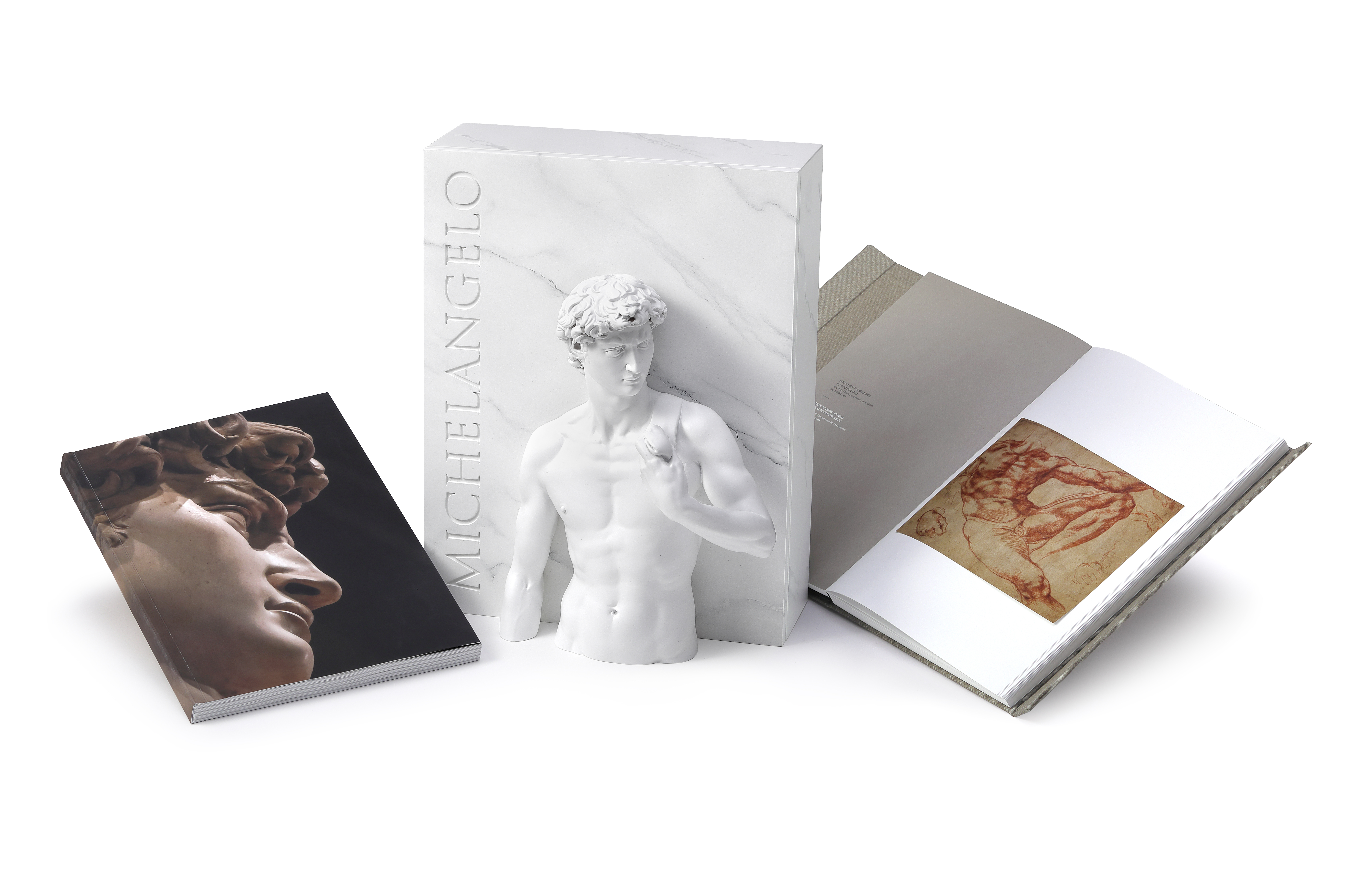 LONDRES, 13/02/2024.-Un volumen hecho a mano con reproducciones de alta calidad de los mejores dibujos del artista renacentista italiano Miguel Ángel (1475-1564), guardados en el Museo Británico, saldrá a la venta de la mano de la editorial española Artika Books, especializada en 'libros de artista'. Marc Buil, director global de este sello de Planeta, presentó este martes el exquisito estuche con apariencia marmórea que contiene tanto este ejemplar como otro con ensayos sobre el creador florentino, escritos por los especialistas del museo londinense Hugo Chapman y Sarah Vowles.-EFE/ Artika