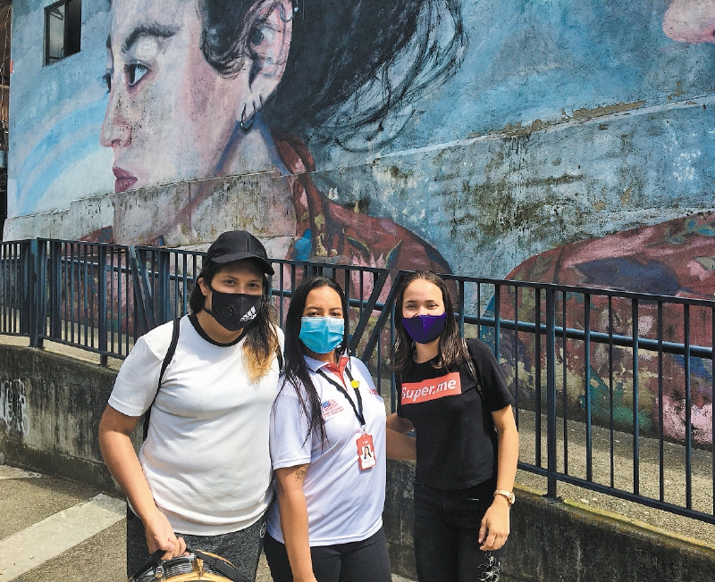 Dayana Chirinos, Andreína Mota, junto a Tatiana Pasos de Mercy Corps.
